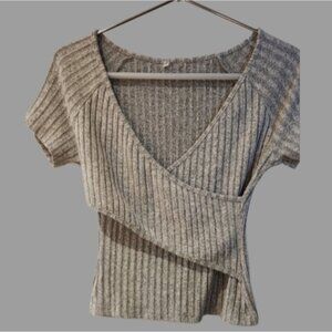 Gray Ribbed Knit Wrap Top‎ Stretchy Euc